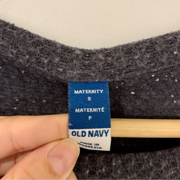 Old Navy Maternity - nursing shirt in a waffled grey/blue - Picture 5 of 6